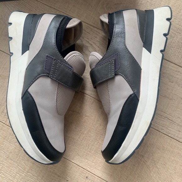 Naturalizer Taryn Gray Sneakers - Picture 4 of 10